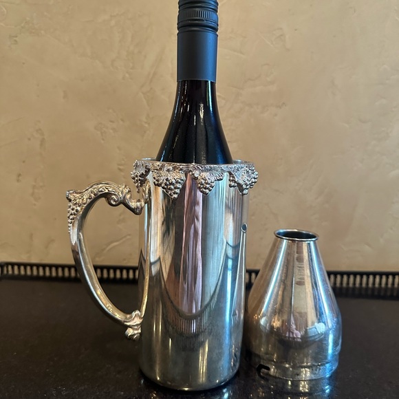 FB Rogers Wine Holder/Decanter - Picture 3 of 5